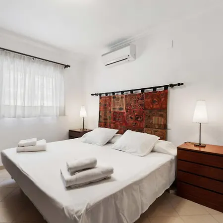 Global Essensacioneshome Los Almendros 15804 Holiday home *